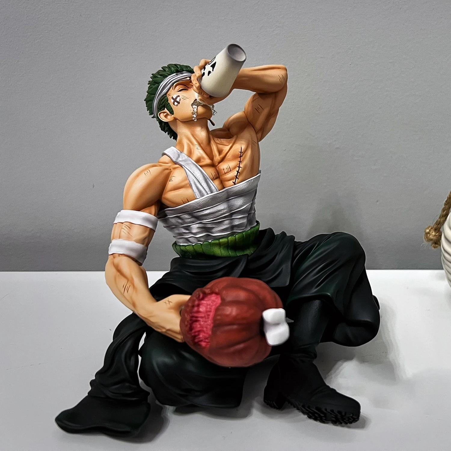 

14cm One Piece Figure Roronoa Zoro Drink Anime Figures GK Zoro Figurine PVC Statue Model Doll Collectible Room Decoration Toys
