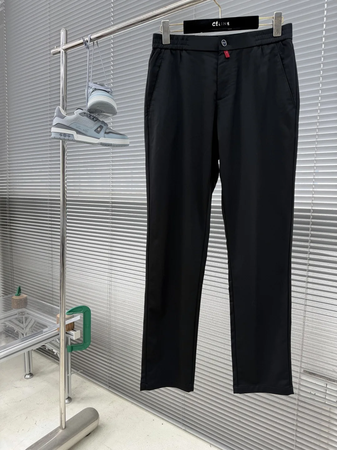 Фото Kiton 26ss: Новые итальянские простые и удобные прямые повседневные брюки для весны и лета №1