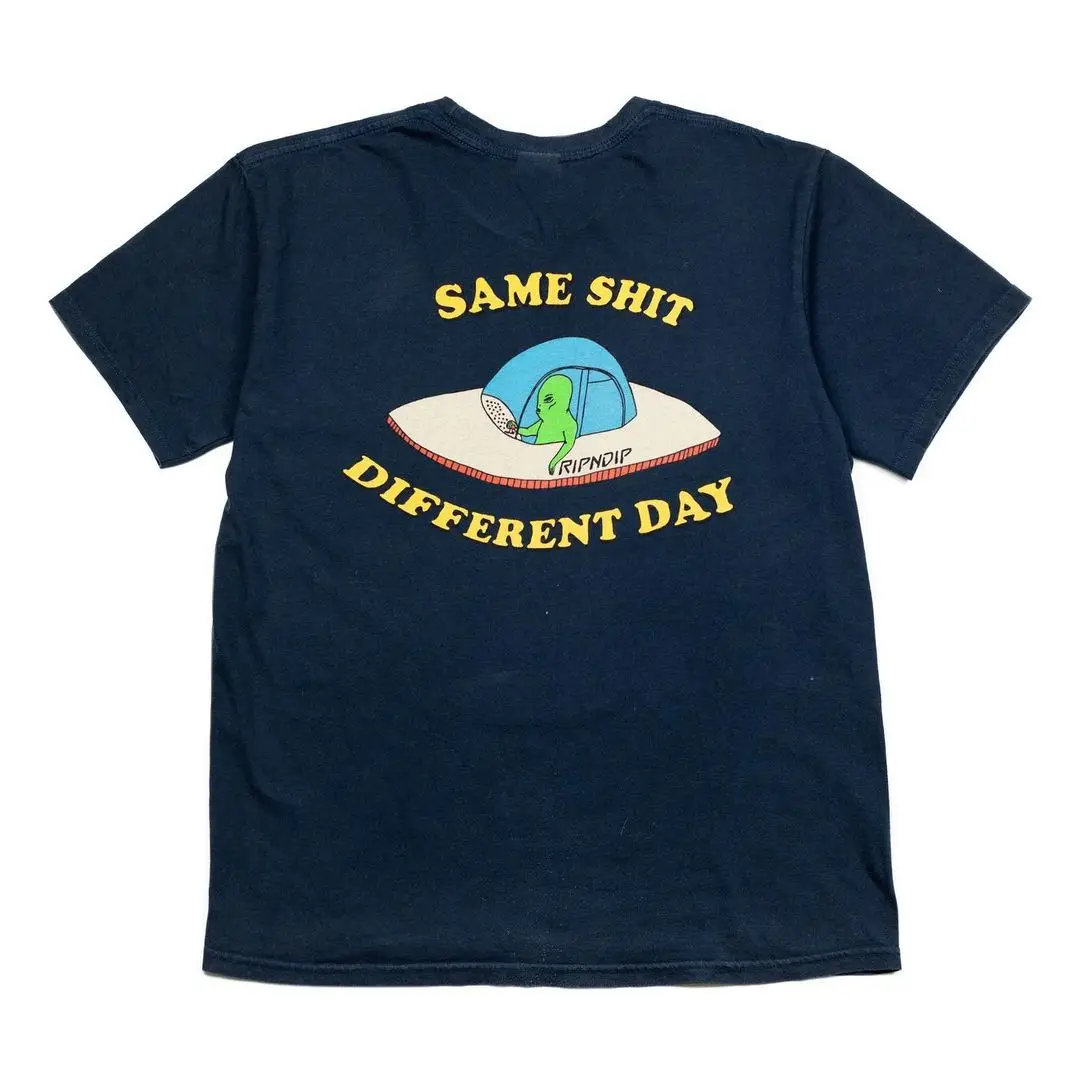 

Funny Alien Printing On The Back Unisex Vintage T shirts Navy Cotton Short Sleeve Tops Tees Tumblr Fashion 2022 Summer Clothing