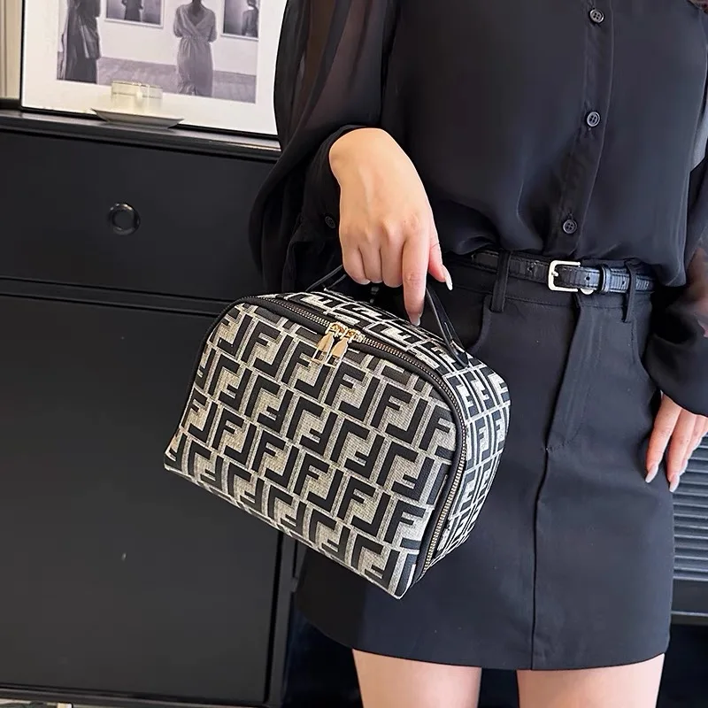 Новинка 2024 большая женская косметичка портативная сумка дорожная с надписью для