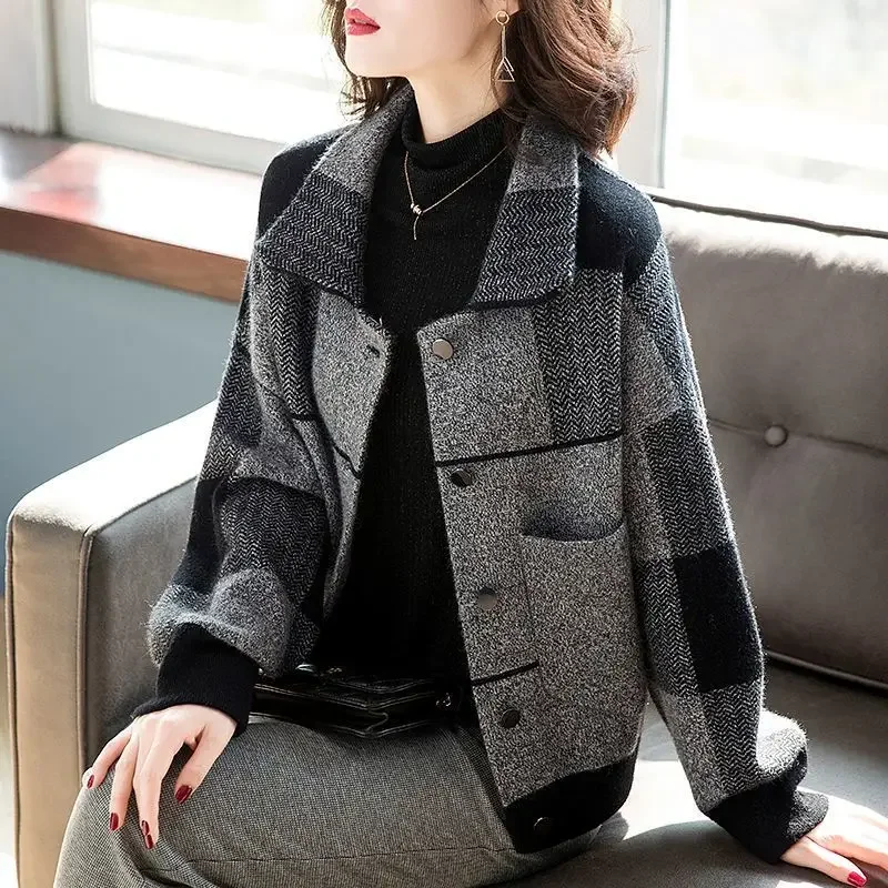 Куртка в клетку для ранней осени женский кардиган свободного кроя стройнящий