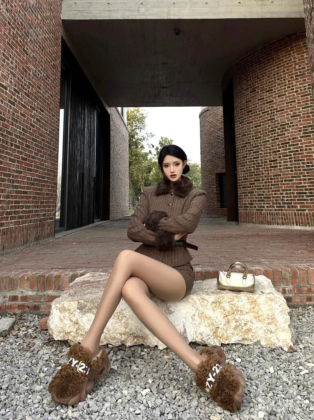 Plus Size Do Vis Retro Royal Sister Stripe Furry Patchwork Outerwear Skirt Two-piece Set 2024 Autumn and Winter New