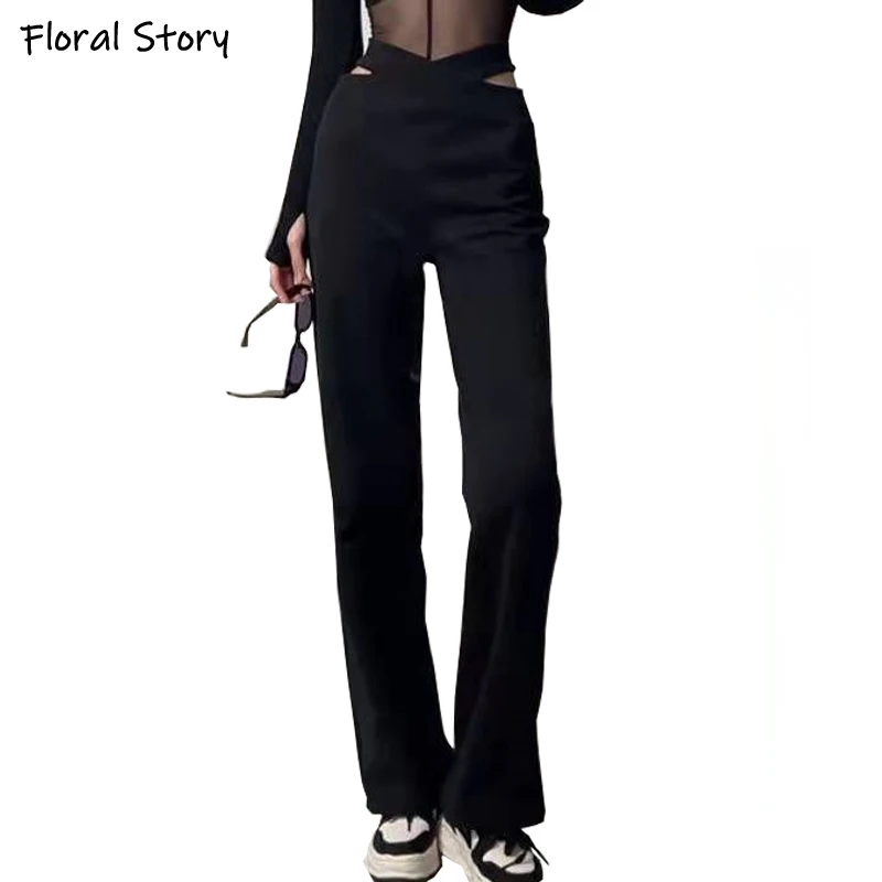 Женские расклешенные брюки с V-образным вырезом однотонные черные длинные в