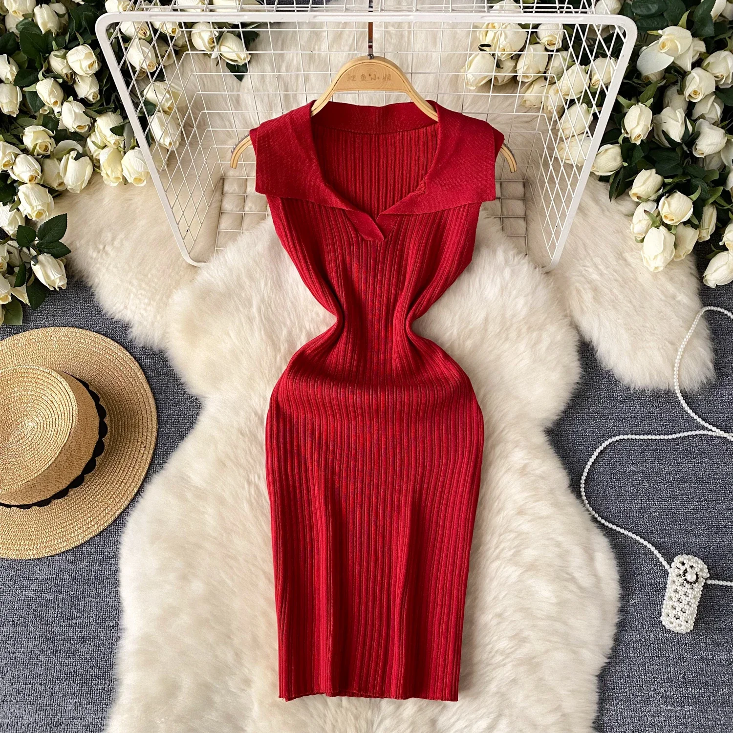 Летнее женское трикотажное платье без рукавов 2024 эластичное черное облегающее