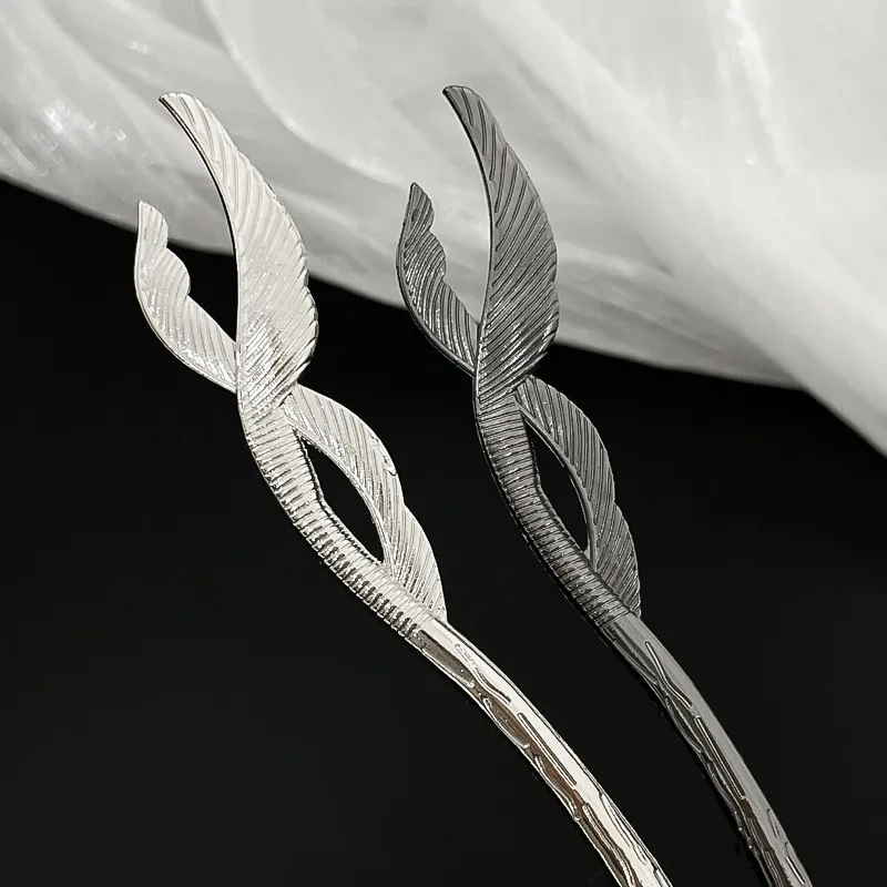 

2023 New Chinese Style Fishtail Hair Sticks for Women Simple Metal Chic Ponytail Hairpin Hair Stick Headdress Hair Accessories