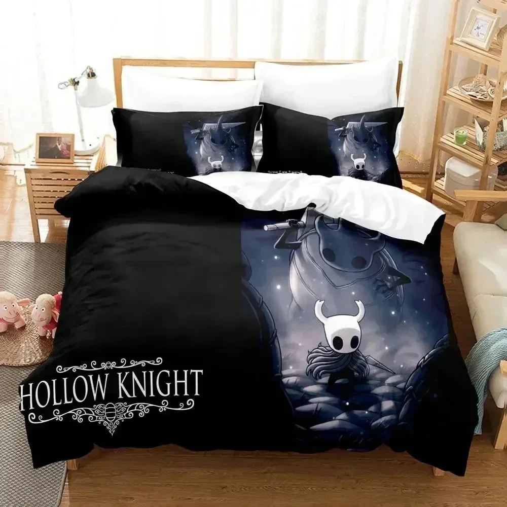 Фото Комплект постельного белья «Аниме-игра Hollow Knight»: пододеяльник, простыня, наволочки, для кроватей размеров Full, Queen, King, для спальни №3
