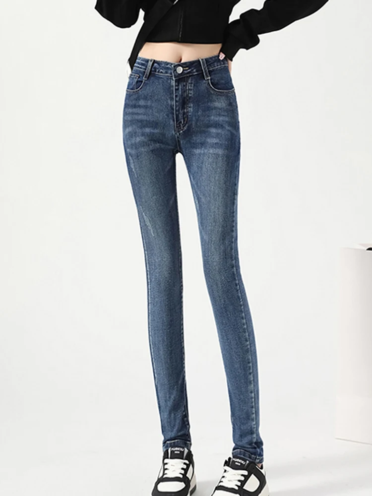 Эластичные облегающие джинсы с высокой талией для отдыха осень 2023 новая
