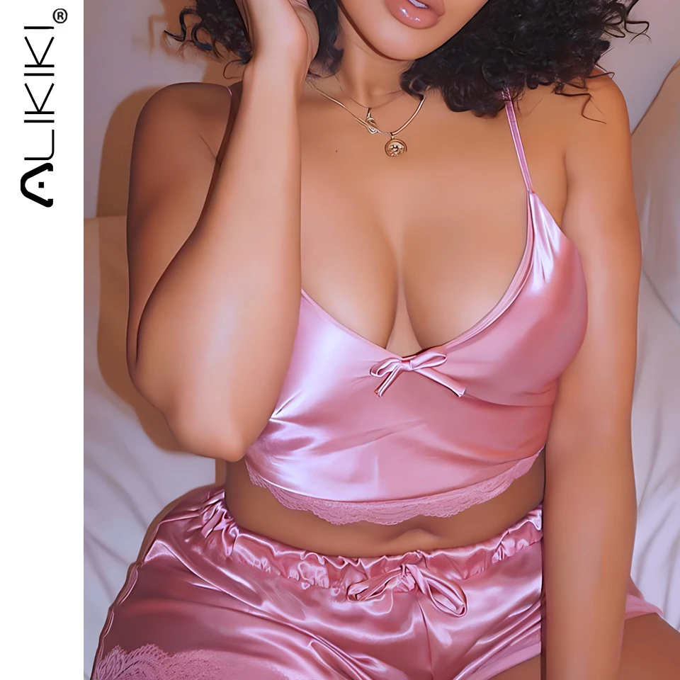 Атласный пижамный комплект