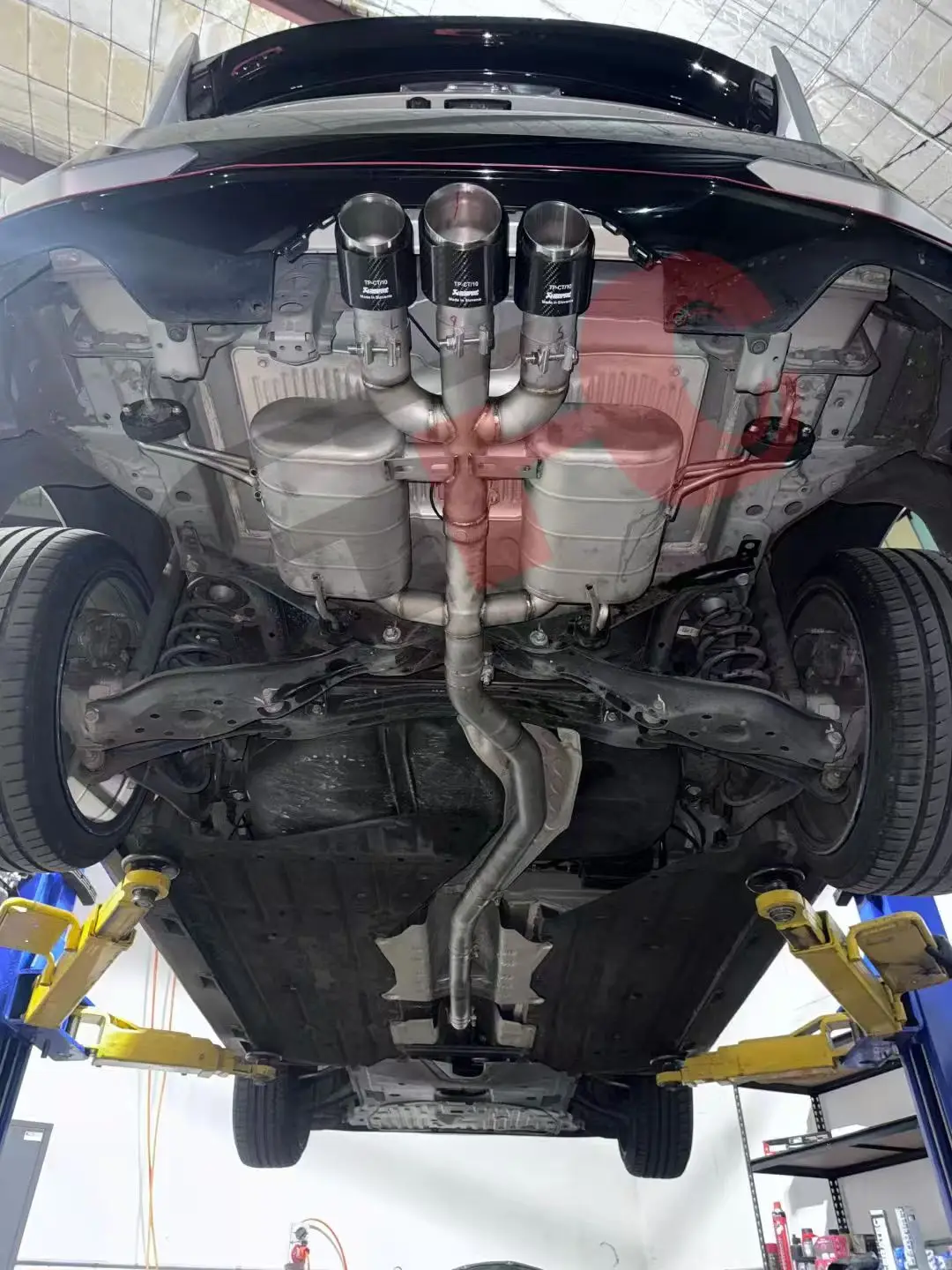 Фото Высокопроизводительная выхлопная система GFC catback из нержавеющей стали SUS304 с клапаном глушителя и 3 насадками. для Honda Civic TYPE R 2.0T 2017–2025 годов №2