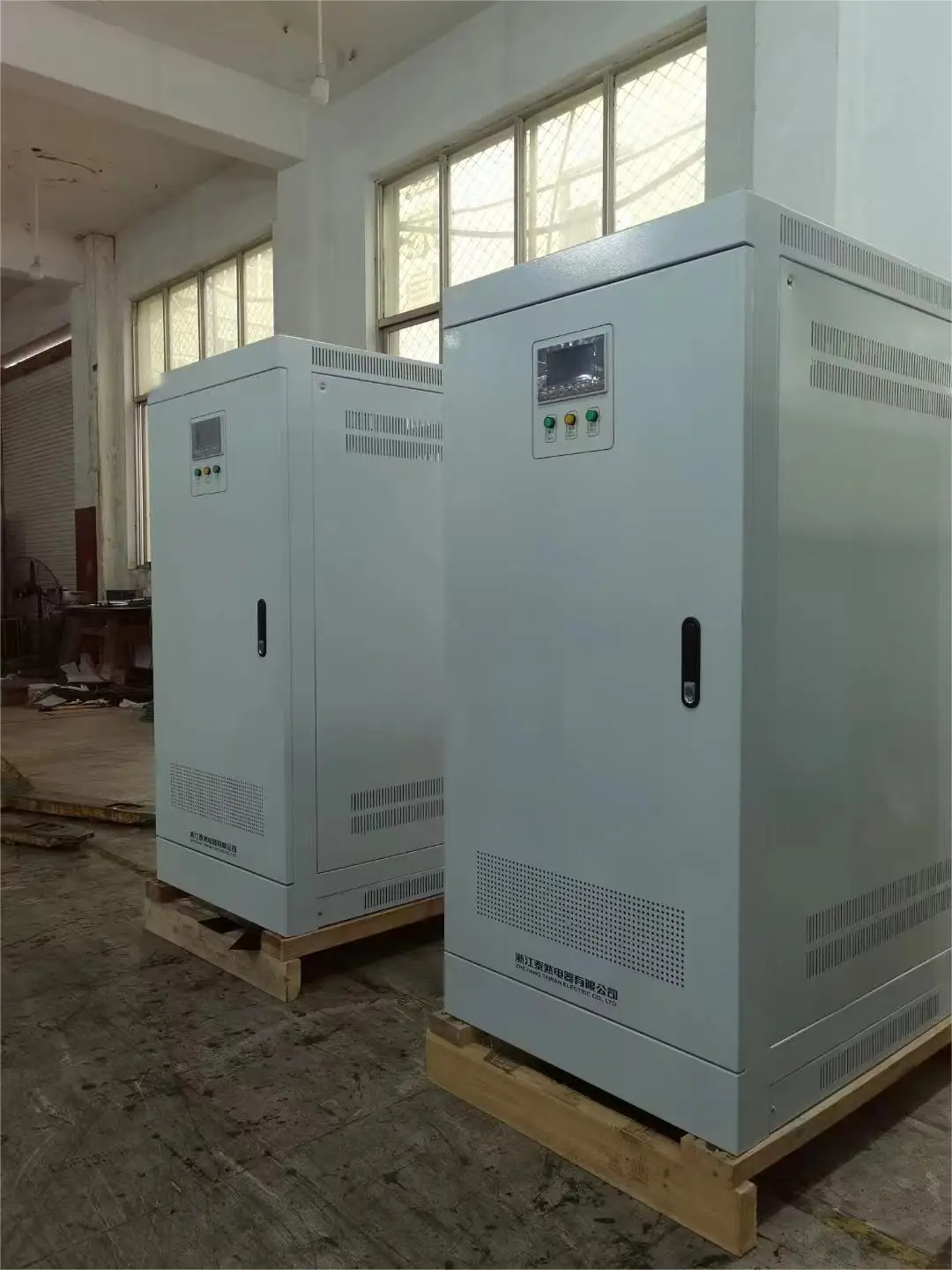 Фото Автоматический регулятор напряжения Banatton 3 фазы 220В 380В 440В, 300 кВА, 200 кВА, 120 кВА, 100 кВА, промышленный стабилизатор напряжения 100 кВА, 90 кВА №3
