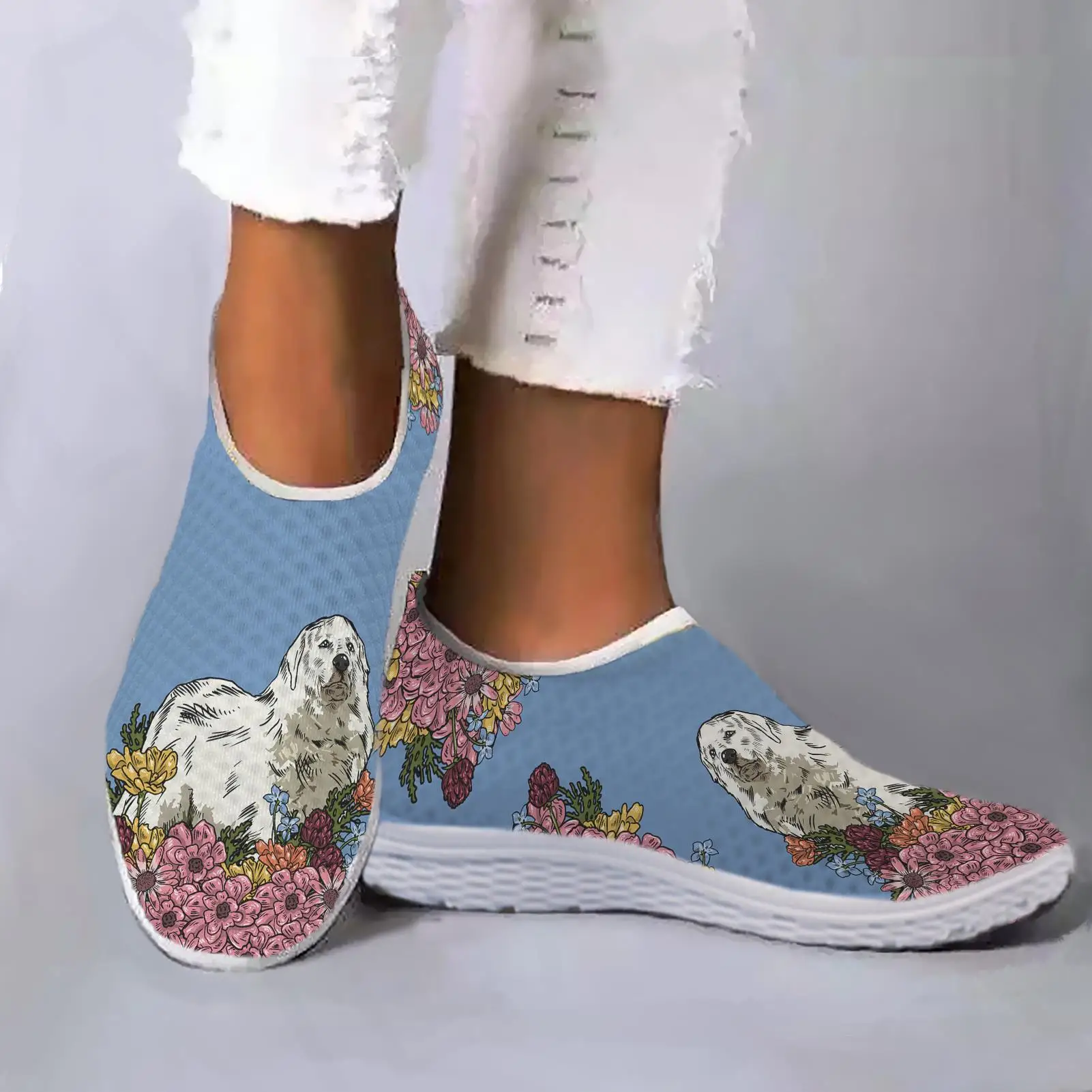 

Pretty Great Pyrenes Pattern Flower Printed Soft Bottomv Outdoor Walking Shoes For Summer Comfortable Leisure Shoes