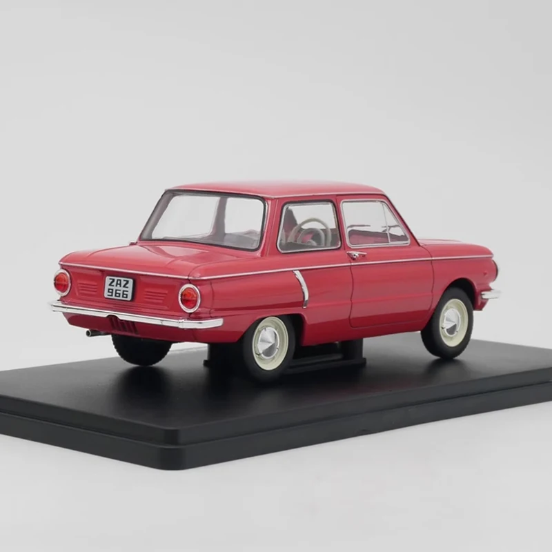 Литой в масштабе 1:24 IXO ZAZ 966 1967 классическая модель ретро-автомобиля из сплава