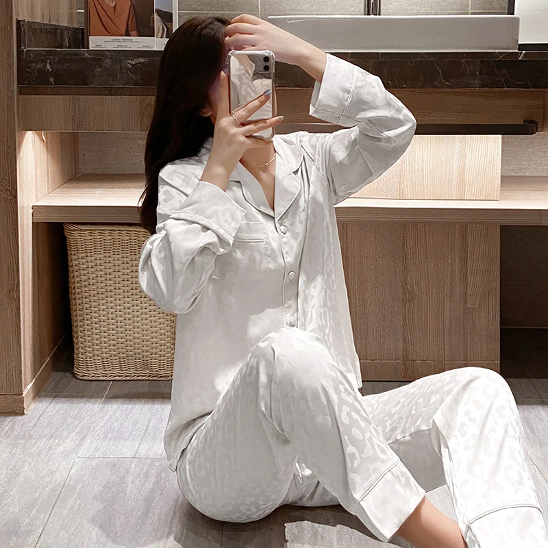CAIYIER 2022 Cute Cartoon Print Ladies Nightwear Long Sleeve Sleepwear Sexy Women Luxury Pajamas Set Robe Bath Gown Sleepshirts