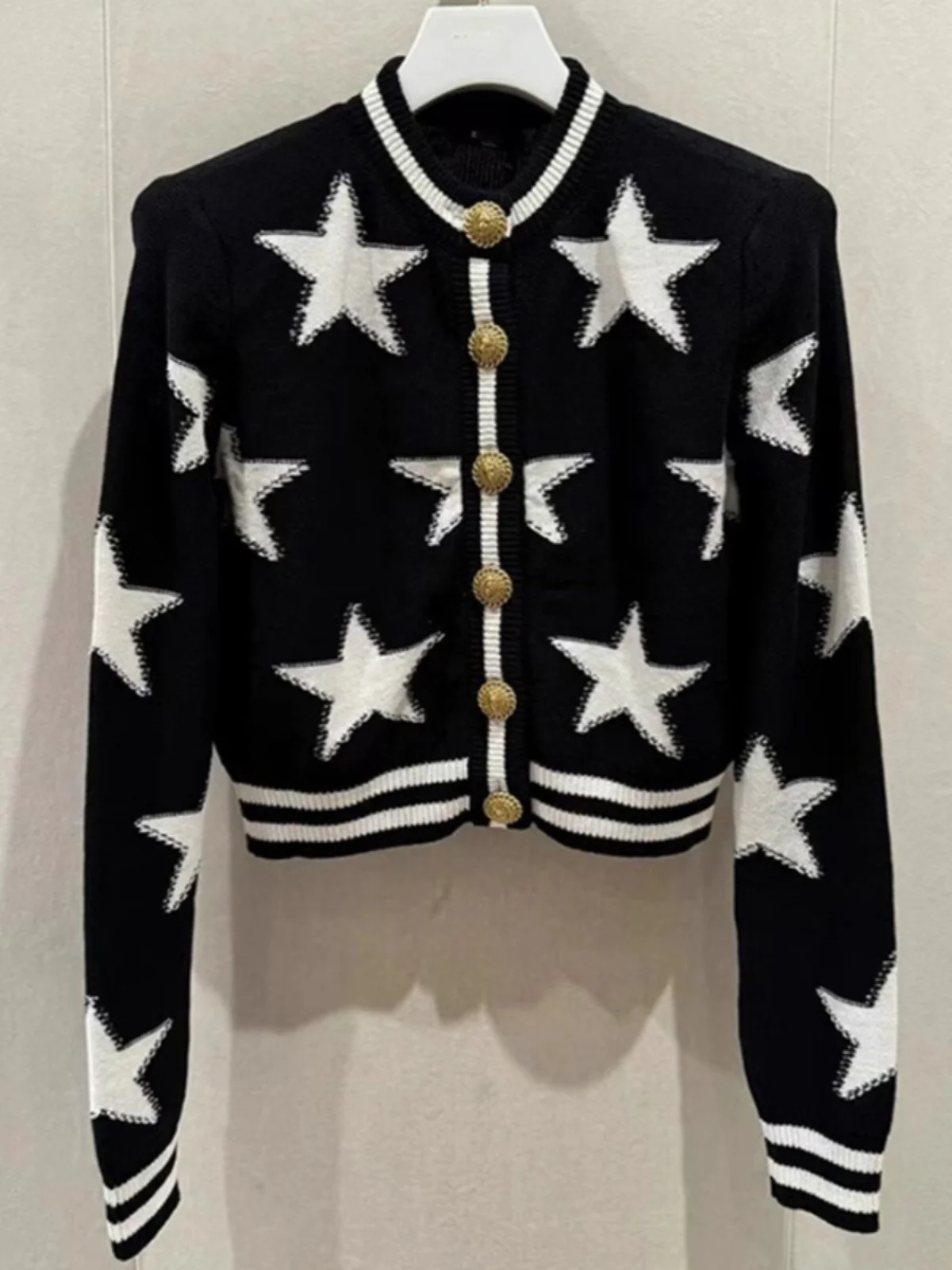 Черный свитер Design Sense для женщин осень-зима 2024 маленькая осенняя одежда милый