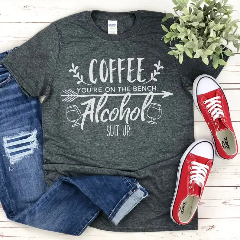 Кофе ты на скамейке Спиртовая рубашка Кофейная футболка Днечная Карантин и