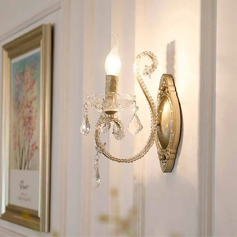 Настенный светильник в американском стиле прикроватная тумбочка спальня