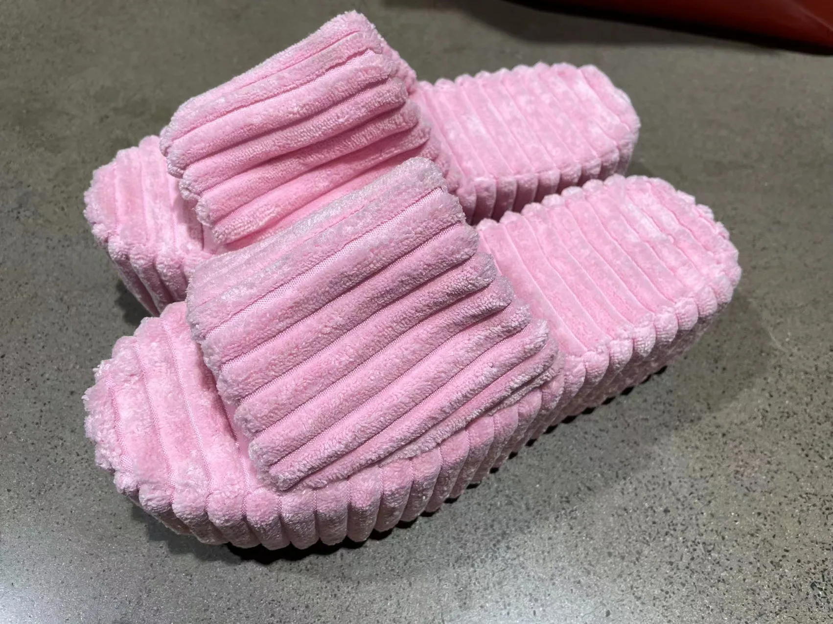 Spring 2023 New Large Size Thick Bottom Outdoors Fluffy Slippers Open Toe Flip Flops Heels Women