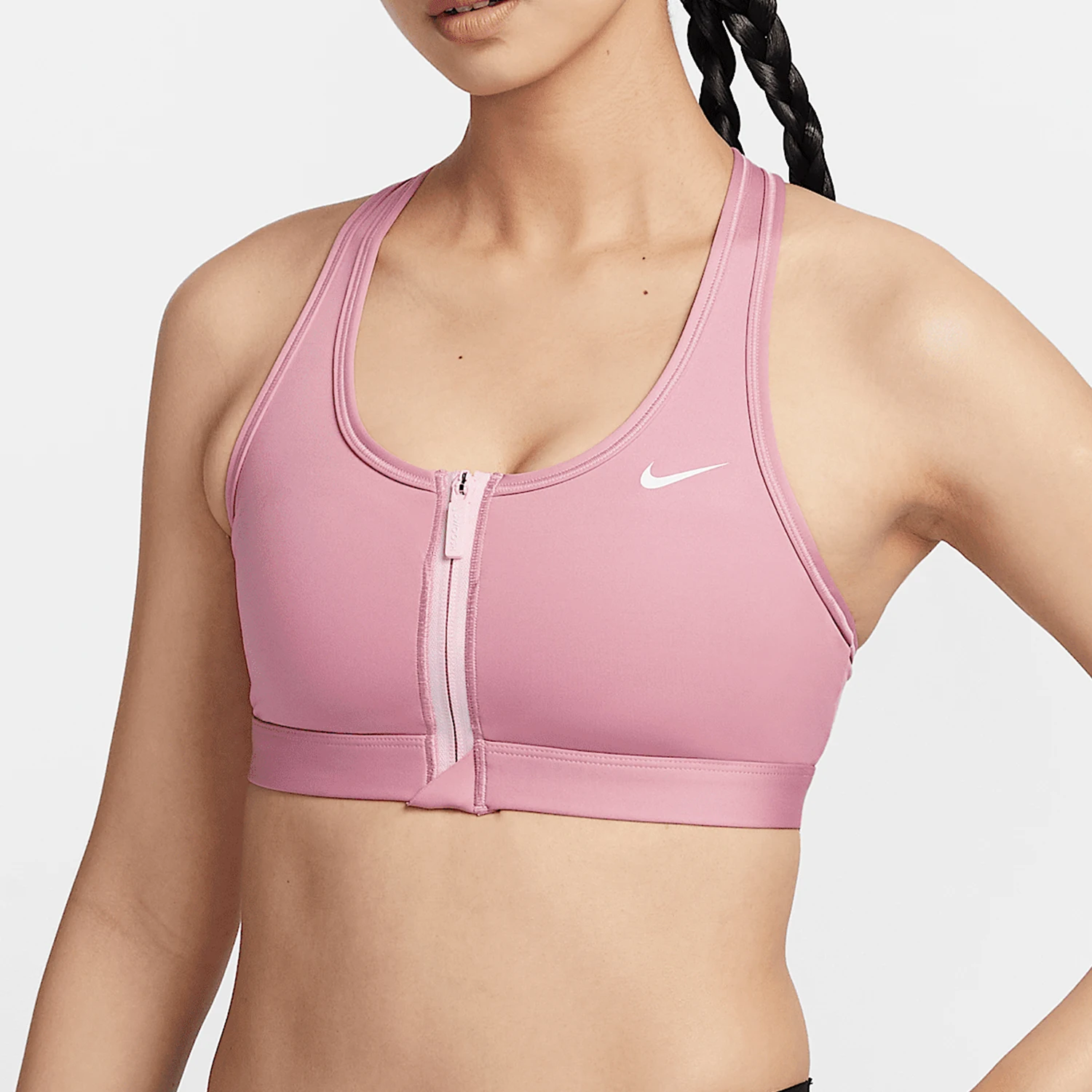 Фото Женское нижнее белье Nike Genuine Swoosh со средней степенью поддержки и молнией спереди FN2732-699 №1