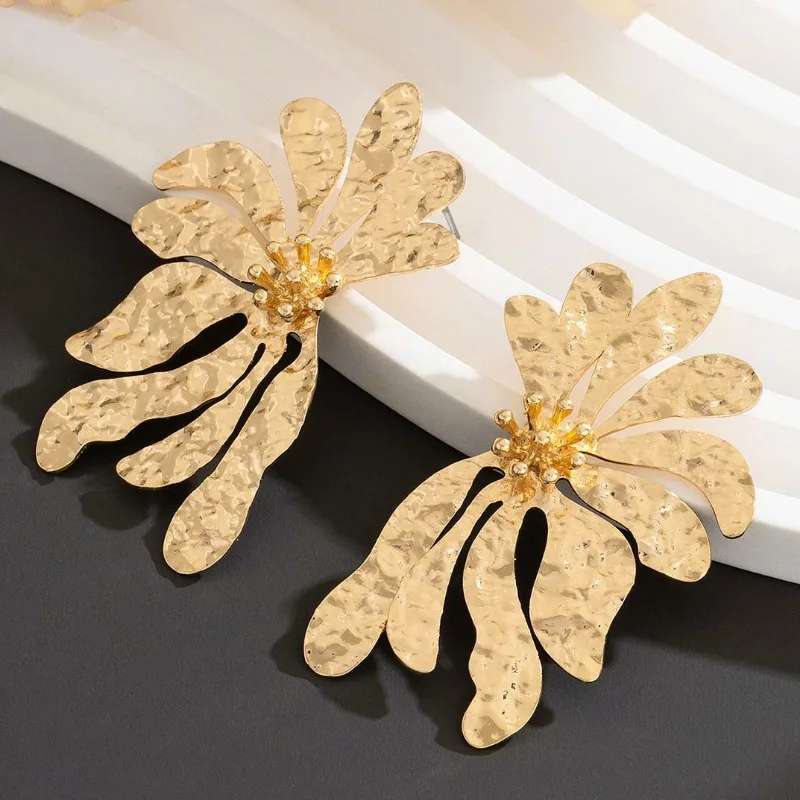 Металлические серьги-гвоздики