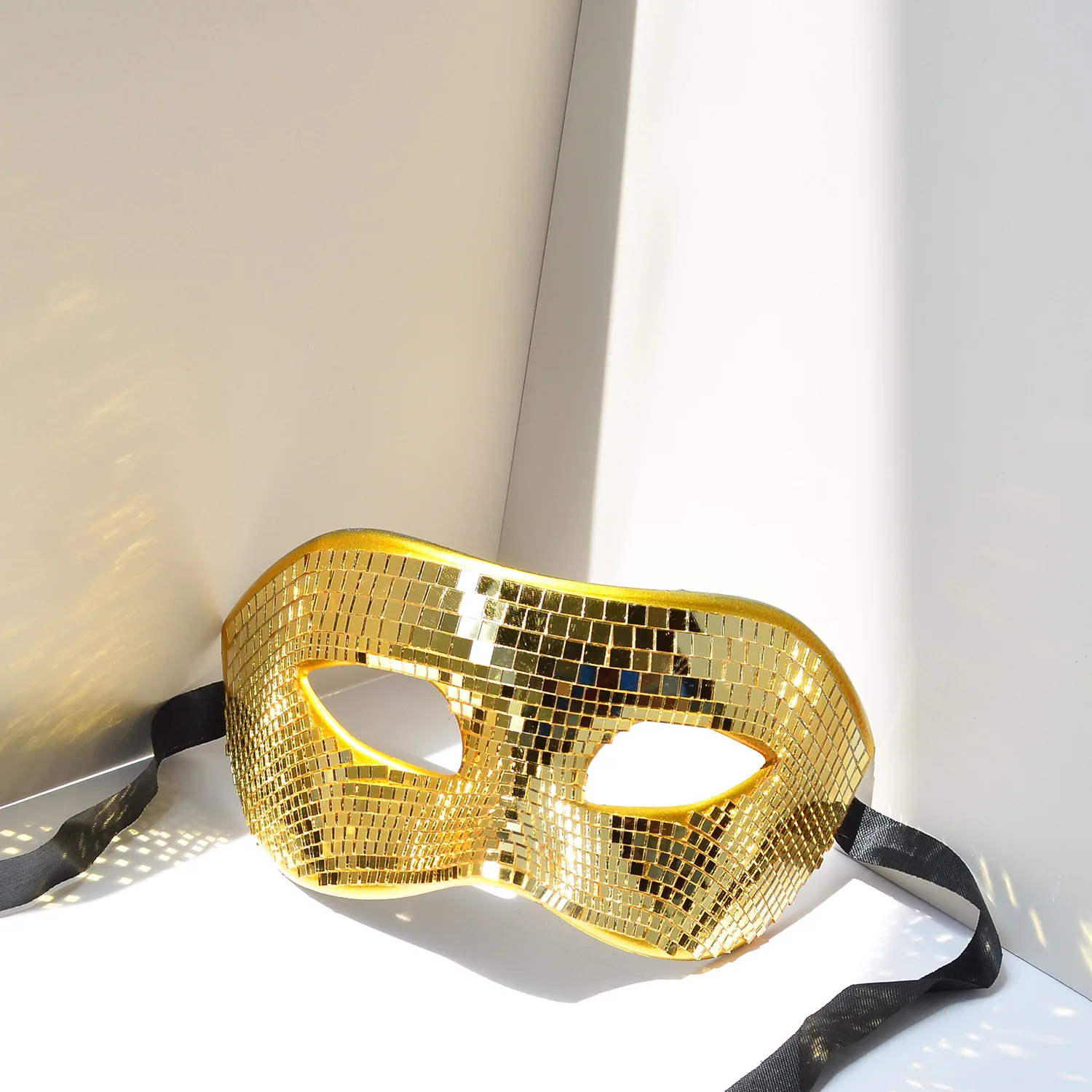 

Зеркальная маска для лица