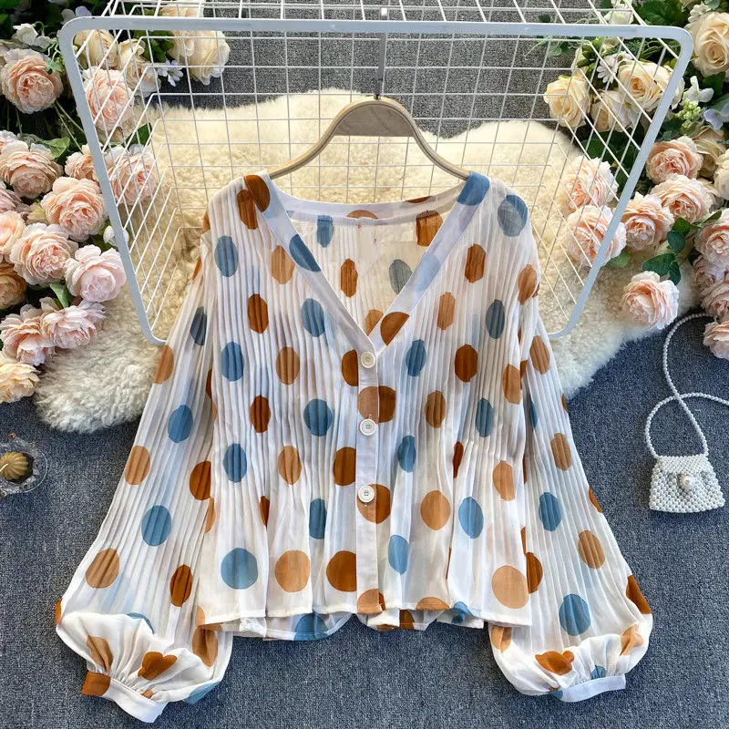 2022 super fairy V-neck pleated polka dot sunscreen shirt top women's bubble lantern sleeves slim loose chiffon shirt