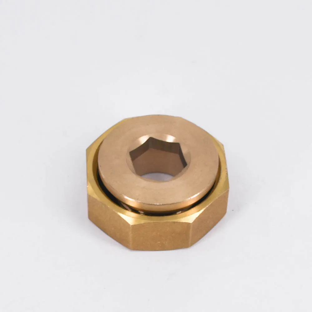 Переходник с внутренней резьбы BSP на наружную резьбу 1-1/2 дюйма короткой резьбой