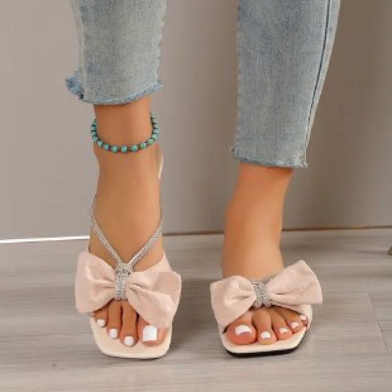 

Шлепанцы женские на плоской подошве, пляжная обувь с кристаллами и бантом, дизайнерские сандалии с ремешком на пятке, Повседневные Классиче...