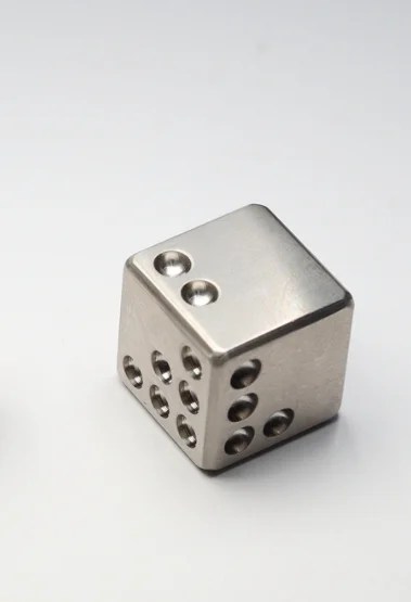

New 1pcs Solid Titanium Alloy Dice Toy 14mm Six Sided Chilled Red Wine Beer Dice