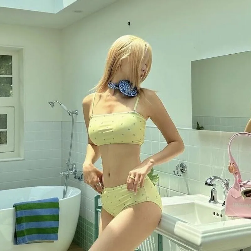 Новинка 2024 модные трендовые сексуальные милые бикини купальник без рукавов на