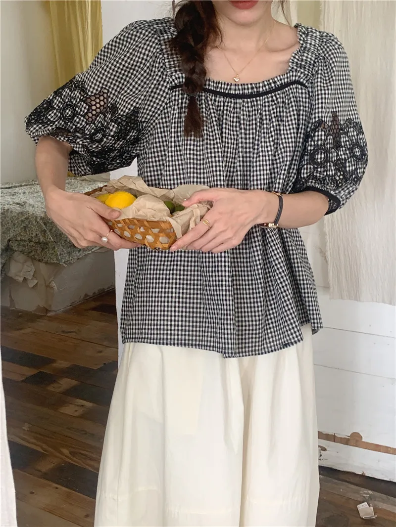 

Embroidered Hollowed Out Plaid Shirt, Short Sleeve, Loose Doll Shirt, Korean Version, Summer, New, 2023