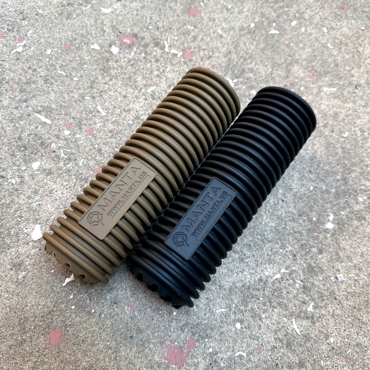 

Декоративный защитный чехол для глушителя MANTA. Резиновая крышка MCX/SF, совместимая со всеми типами и возможностью настраивания.