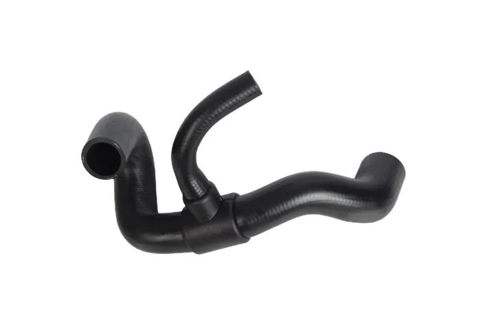 

Нижний шланг радиатора VolMarkt 1337418 / GM 90571794/1336160/90573834