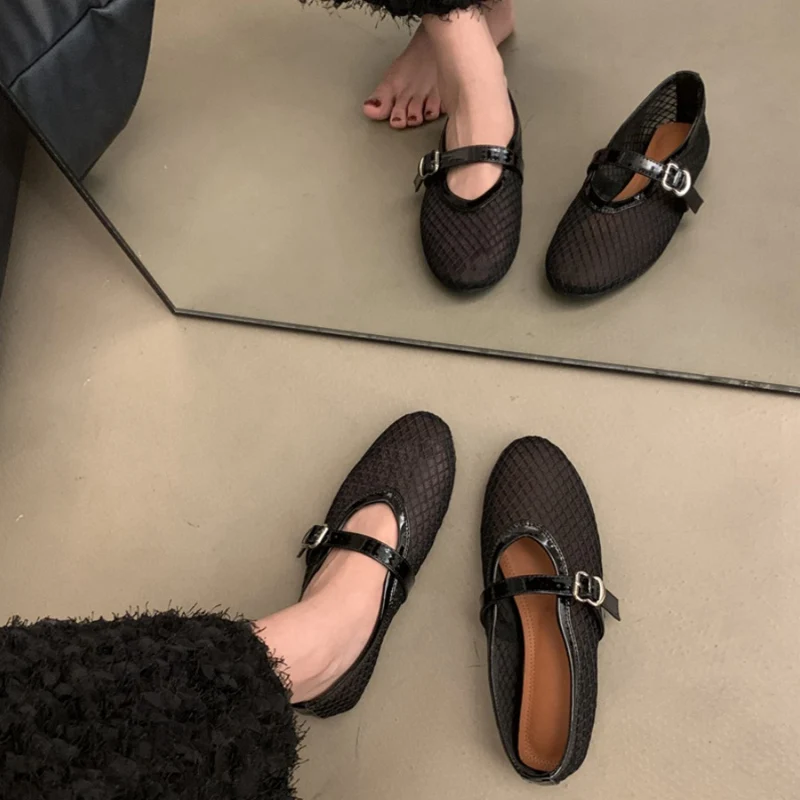 Балетки женские с заклепками сетчатые ремешком и пряжкой повседневные мягкие