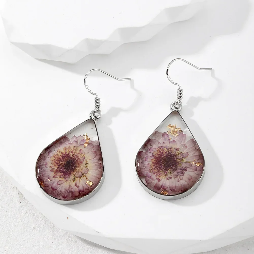 Серьги-подвески из меди с сухими цветами