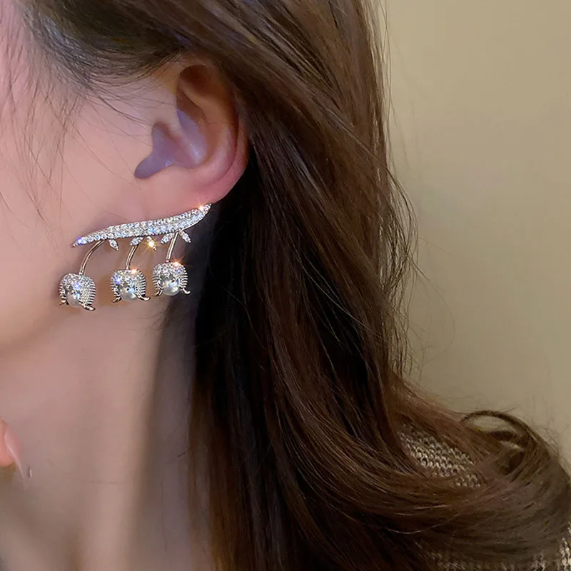 

Tulip flower earrings Europe and America personality super flash luxury earrings fashion temperament ear Ornamental woman