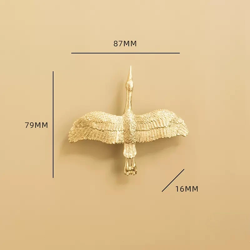 

Латунная ручка для шкафа