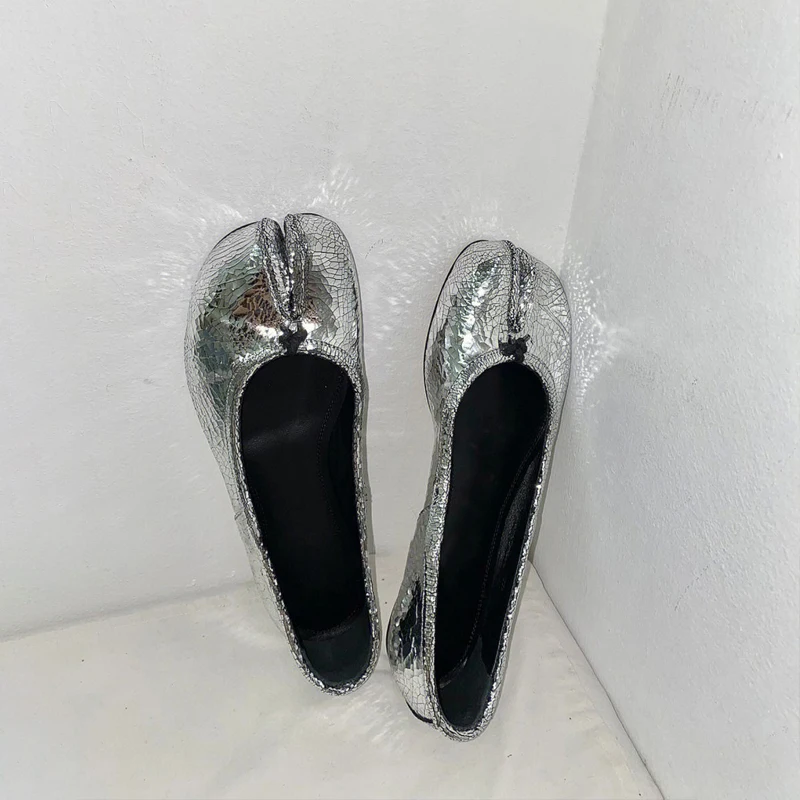 Fashion Cracks Split Toe Thumb Boat Women’s Loafers Shoes Silver Flat Famous Brand Design