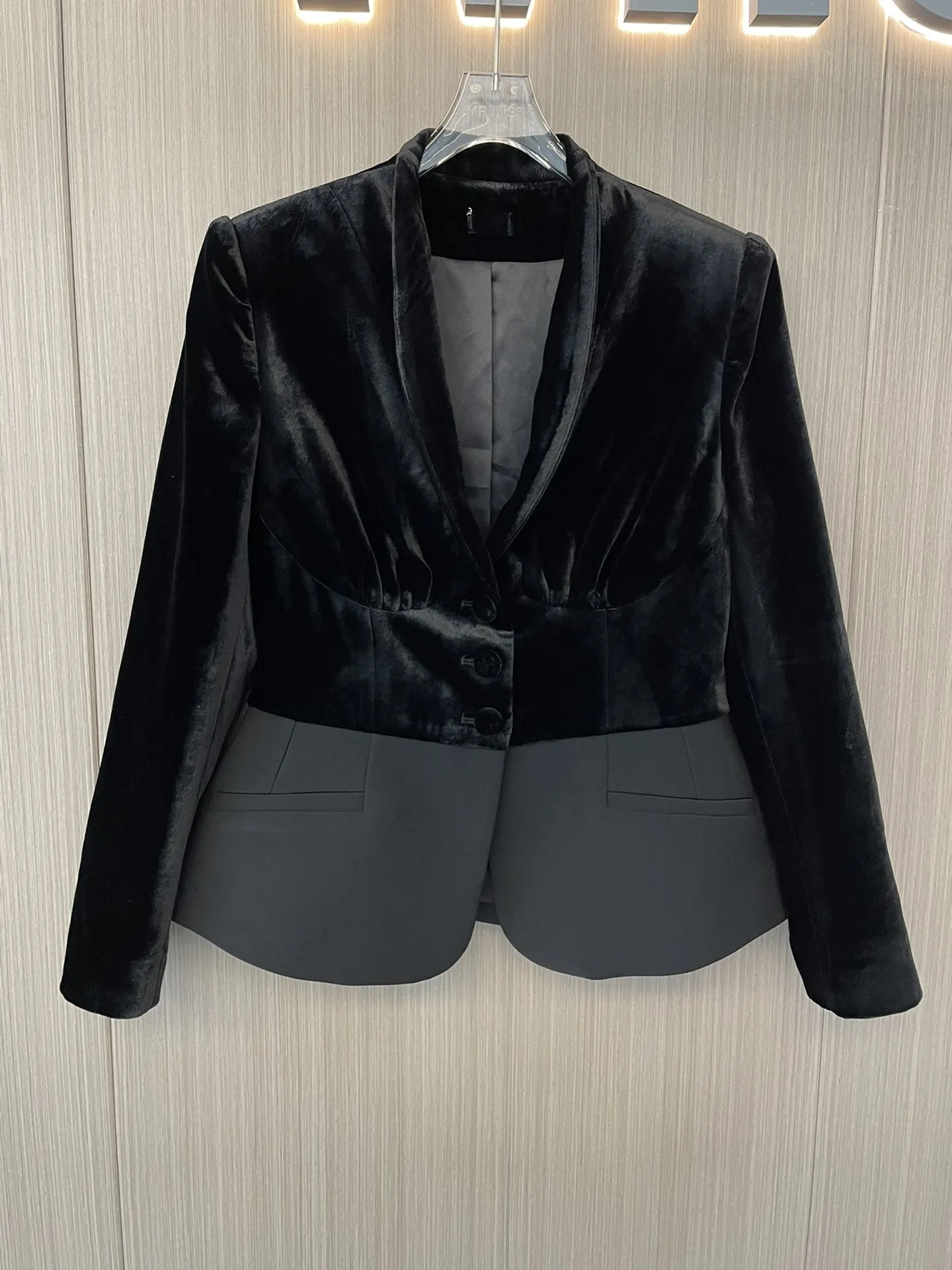 

Silk velvet suit jacket stitching hem upper body version three-dimensional fashion all-match 2023 summer new style