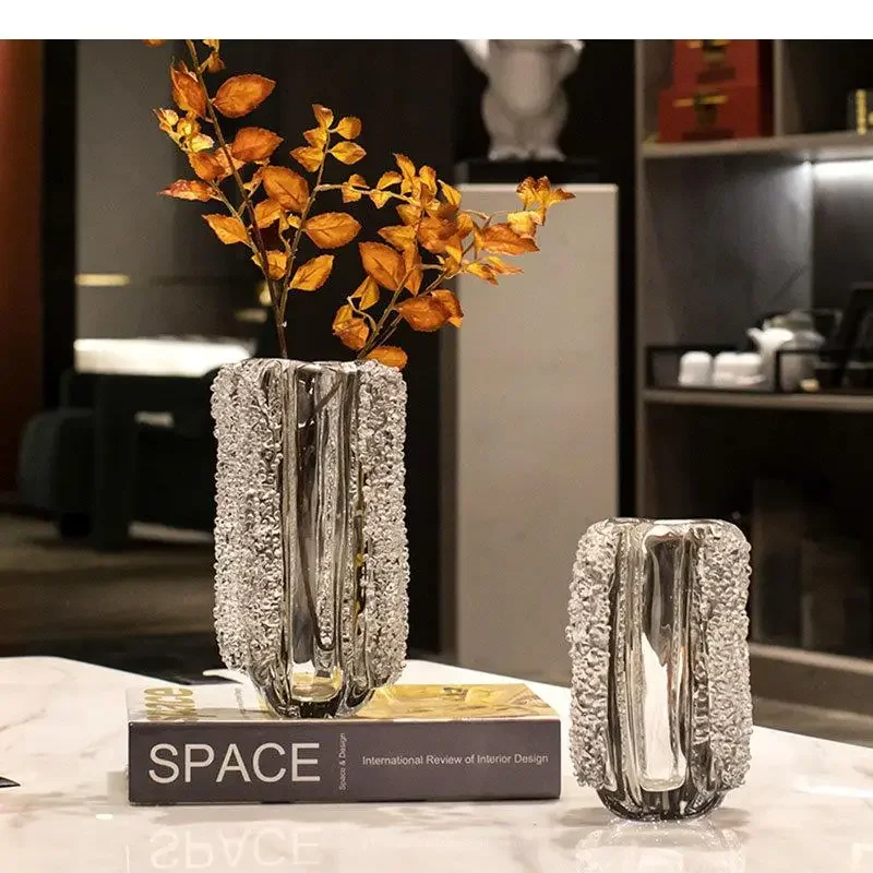 Прозрачная ваза