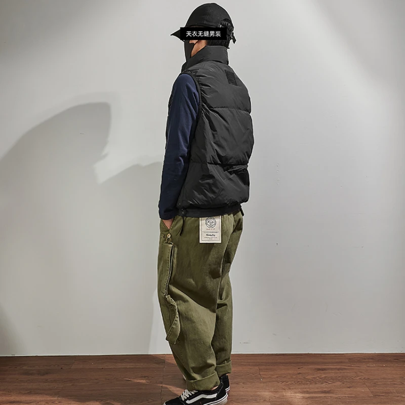 Down vest men wear stand collar casual black multi-pocket fashion warm coat in autumn and winter.
