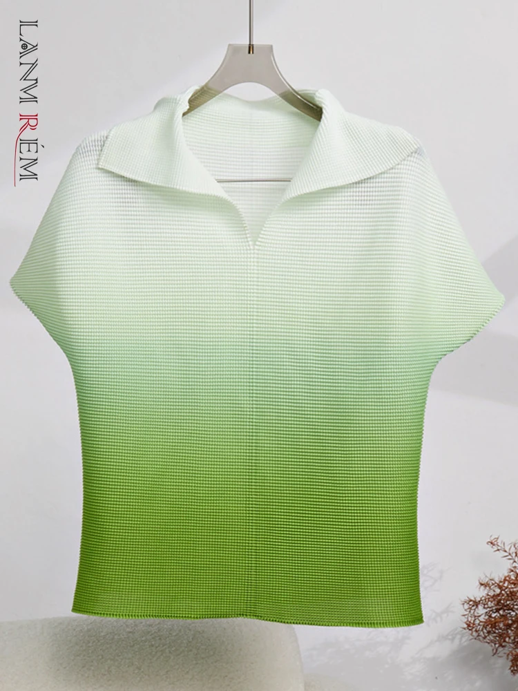 

LANMREM градиентная плиссированная футболка для женщин с отворотом, тонкие короткие рукава, тонкие модные топы, женская одежда 2023, летняя Новинка 2YA3108