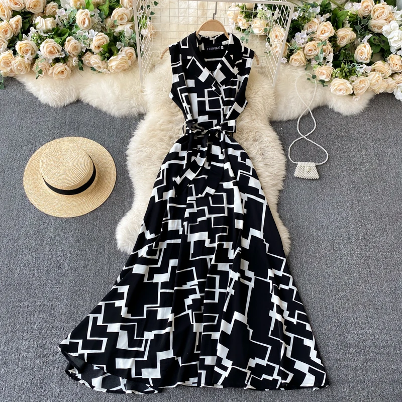 

Niche Design Sense Dresses For Women 2022 Summer New Geometric Print High-end Women's Dress V-neck Sleeveless Lace Dress Woman