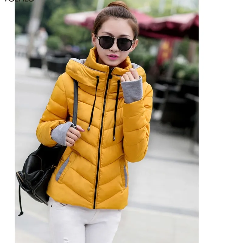 Пуховик женский из хлопка с коротким воротником зимний