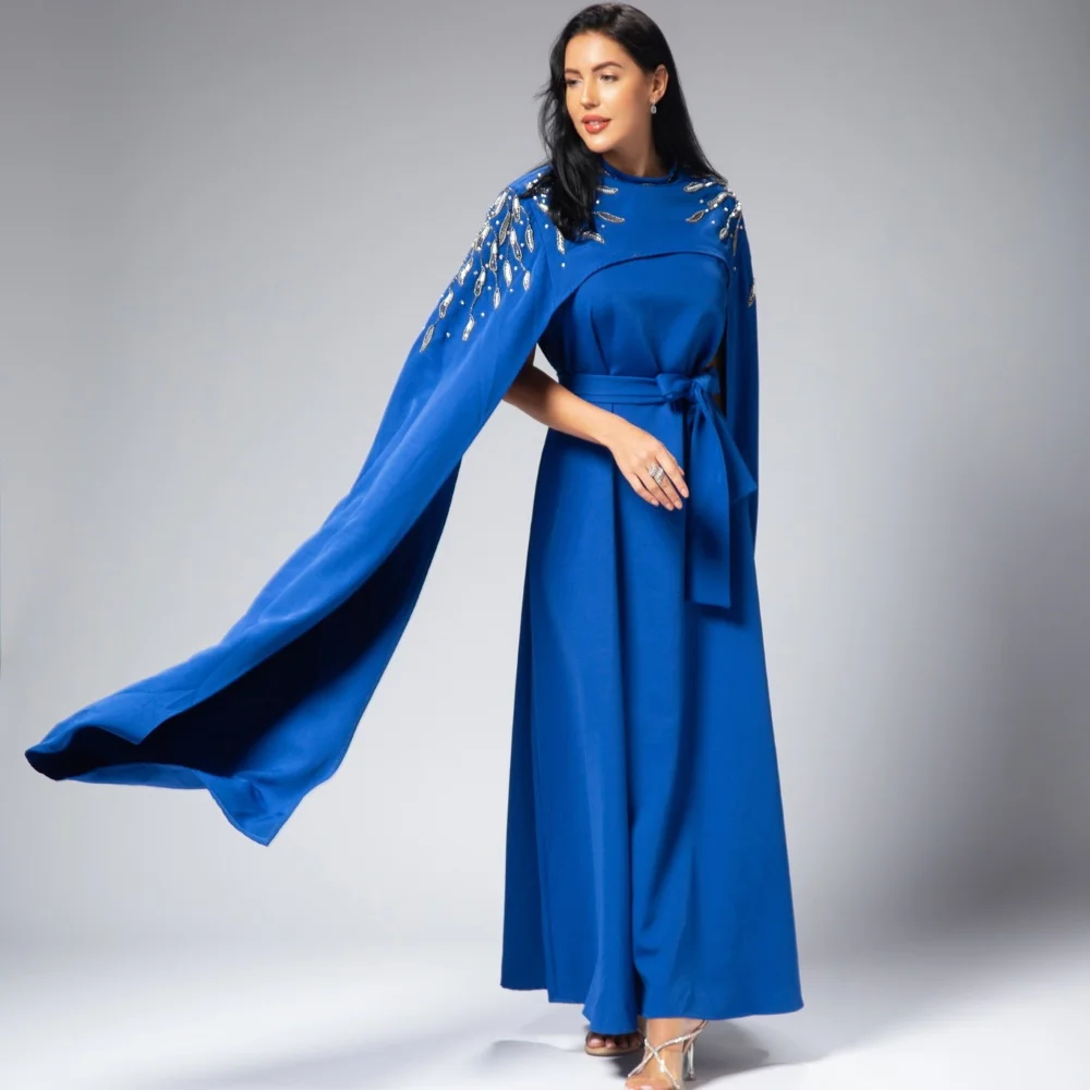 Женское прямое вечернее платье с блестками