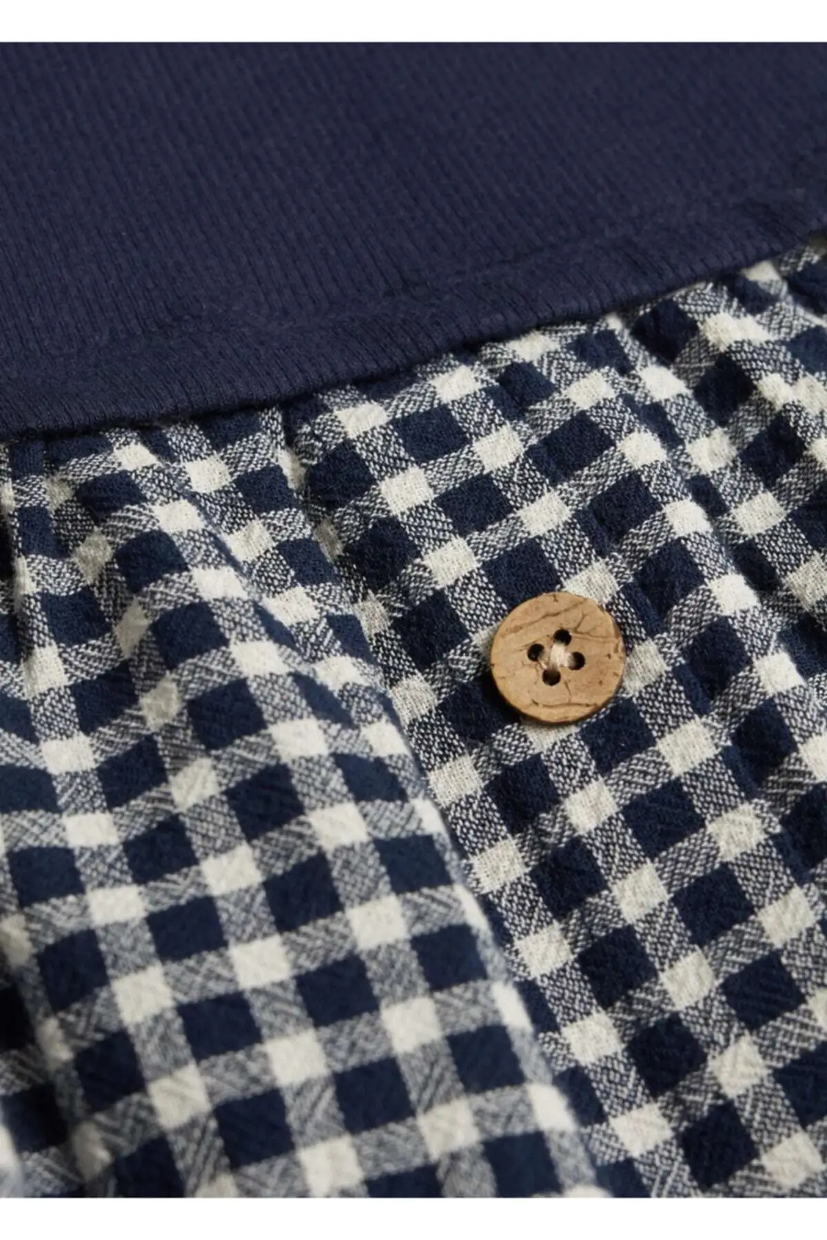 

The upper Part of the Contrast Dress