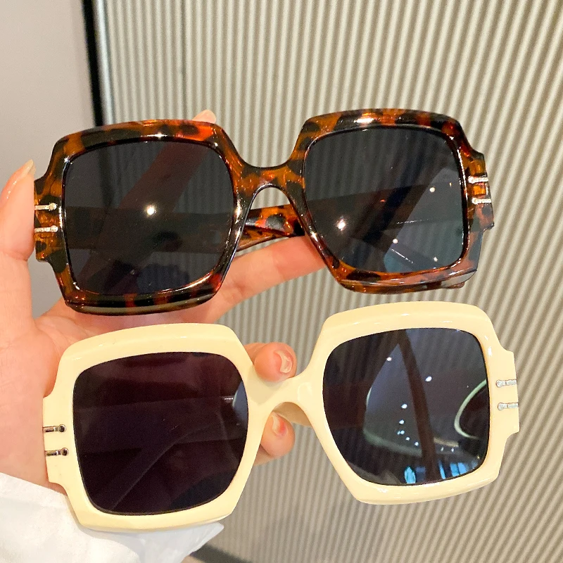 

GM LUMIAS Gradient Square Oversized Sunglasses Women 2022 Fashion Luxury Brand Design Shades Eyewear Retro Female Sun Glasses