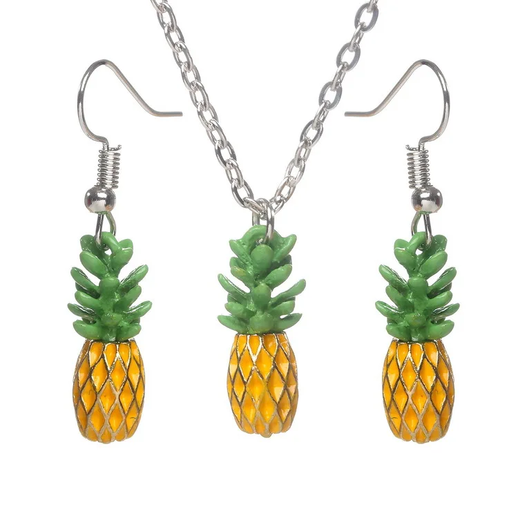 

New Hot Selling Fashion Trend Jewelry Pineapple Necklace Earrings Set Alloy Spray Paint Jewelry Fruit Necklace