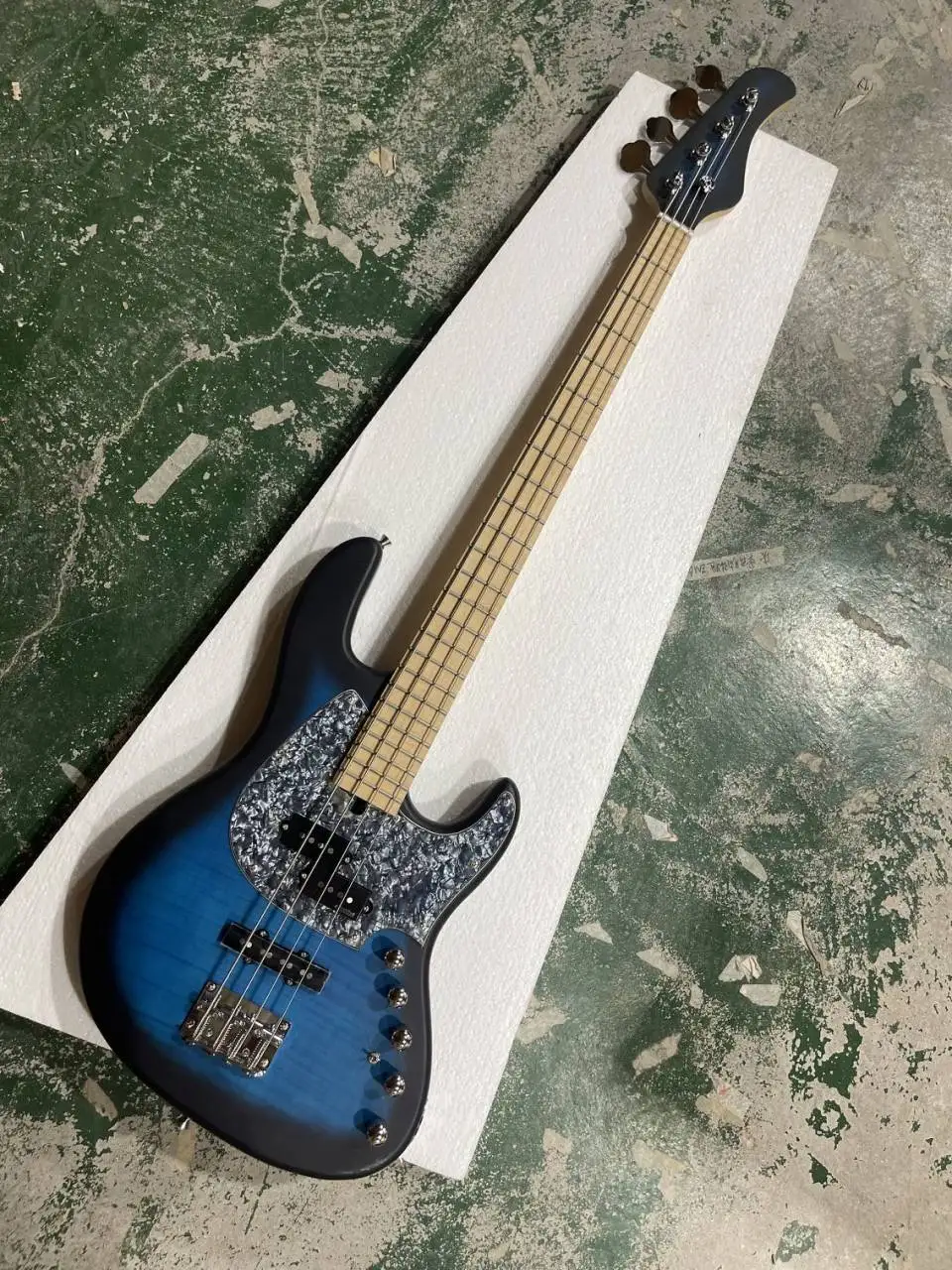 

Blue Body 4 Strings Electric Bass Guitar,Flame Maple Neck,Chrome Hardware,Stain Finish,Provide Customized Service