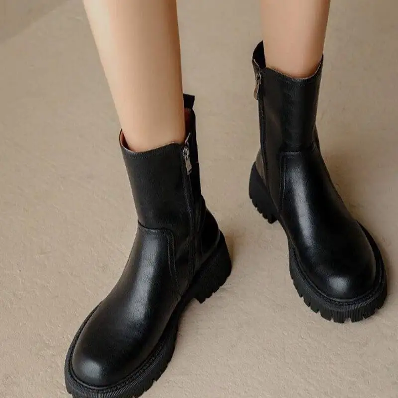 Winter New Vintage Women's Boots Martin Boots Plush Thick Heel Round Toe Short Boots Women's Large