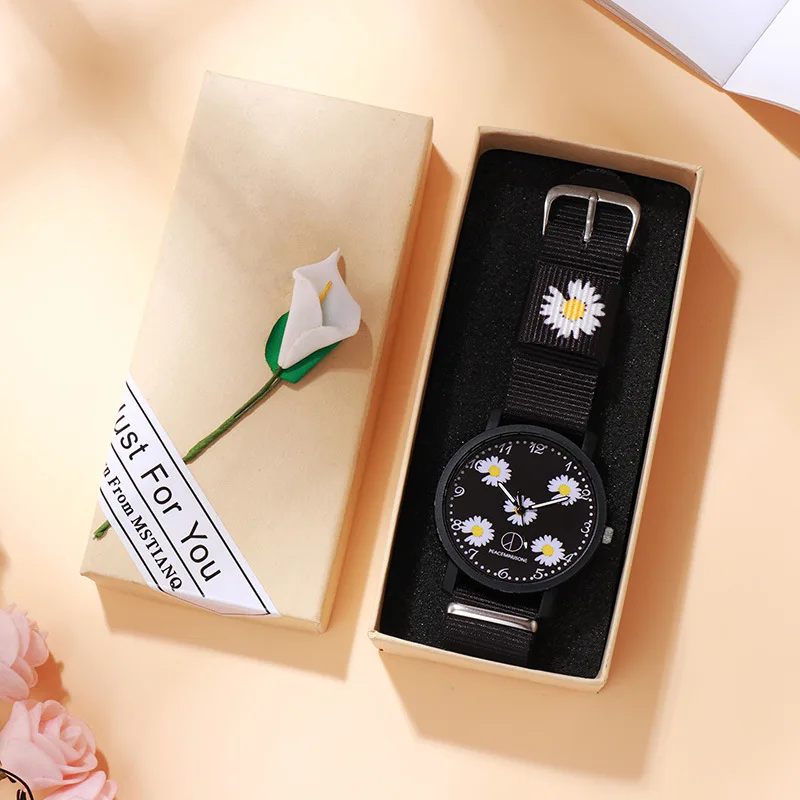 Korean version of the tide brand luminous little Daisy watch female student couple college sail cloth belt quartz watch clearanc